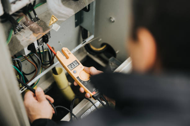 Best Circuit Breaker Repair  in Johnston, IA